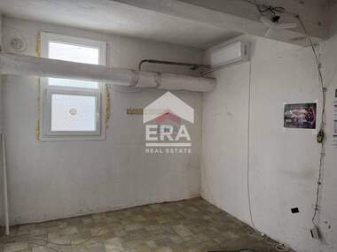 For rent - Storage in Promishlena zona - Zapad,  Veliko Tarnovo