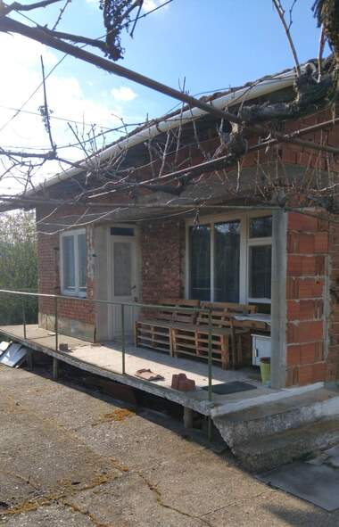 For sale - House in Eremia,  Kiustendil