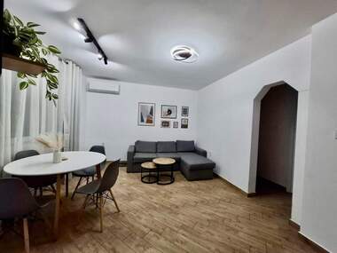 Miete - Wohnung in Wazrajdane,  Burgas