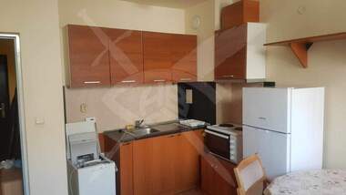 Închiriere - Apartament în Kolhozen pazar,  Varna