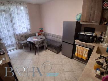 Наем - Апартамент в Колхозен пазар,  Варна