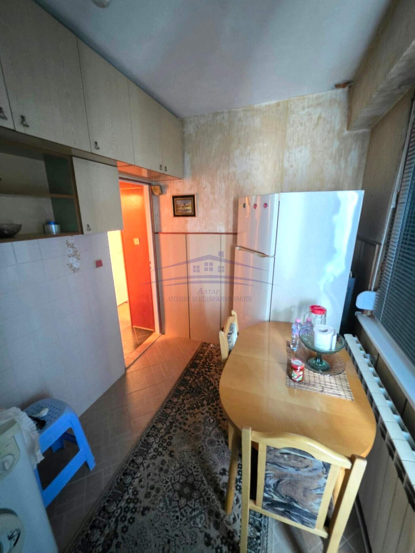 Тристаен Апартамент в Запад-2, Търговище – снимка 9