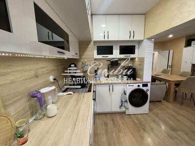 For sale - Apartment in Dobrudjanski,  Shumen