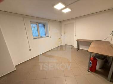 Miete - Büro/Laden/Lager/Schönheitssalon in Center,  Sovia