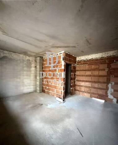 Продажба - Апартамент в Колхозен пазар,  Варна