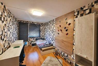 Închiriere - Apartament în Văzrajdane,  Burgas