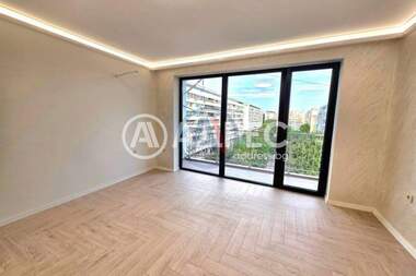 Vânzare - Apartament în Avtogara,  Varna