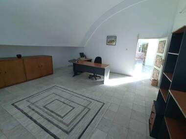 Miete - Büro/Lager/Zahnarztbüro in Mladost-4,  Sovia