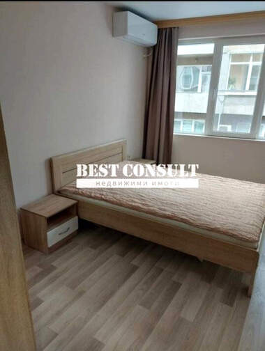 Închiriere - Apartament în Center,  Ruse