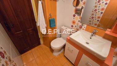 Închiriere - Apartament în Levski,  Varna
