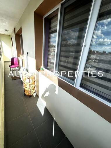 Închiriere - Apartament în Varoș,  Razgrad
