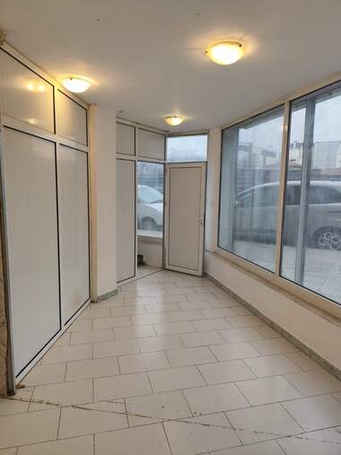 Miete - Büro/Laden/Schönheitssalon/Zahnarztbüro in Kameniza 2,  Plowdiw
