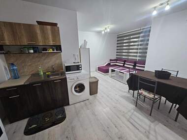 Miete - Wohnung in Mladejki halm,  Plowdiw