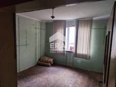 Verkauf - Etage von Haus in Zentar,  Iambol