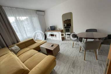 Închiriere - Apartament în Kolhozen pazar,  Varna