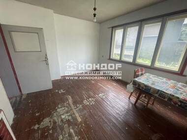 Vânzare - Apartament în Raion Zapaden,  Plovdiv