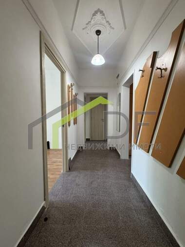 Vânzare - Apartament în Mladost 2,  Varna
