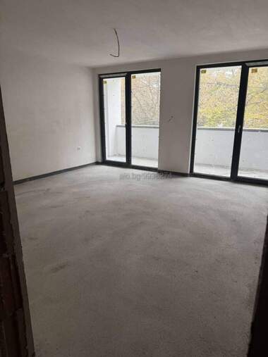 Verkauf - Wohnung in Zentar,  Iambol