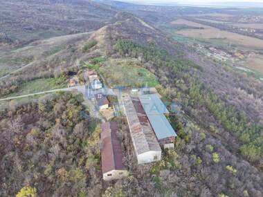 Vânzare - Spațiu industrial în Gorna Oriahovița,  Veliko Tărnovo