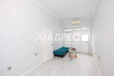 Ενοίκιο - Γραφείο σε Колхозен пазар,  Варна