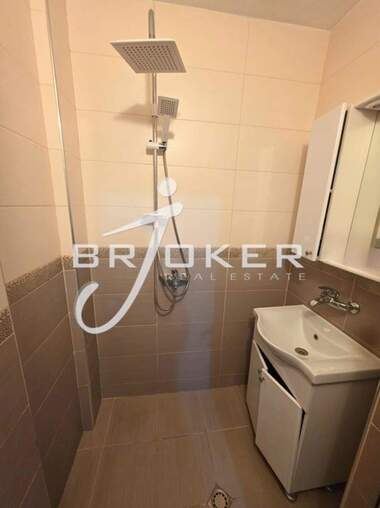 Vânzare - Apartament în Țentăr,  Kărdjali