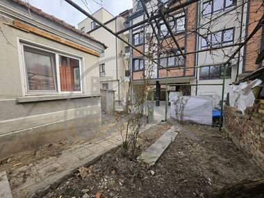 Продажба - Къща в Цветен квартал,  Варна
