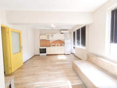 Închiriere - Apartament în Țentăr,  Haskovo
