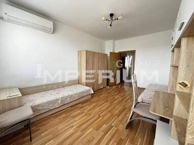Închiriere - Apartament în Ceaîka,  Varna