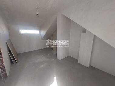 Продажба - Апартамент в Кючук Париж,  Пловдив