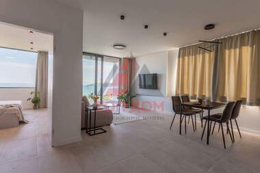 Închiriere - Apartament în Ceaîka,  Varna