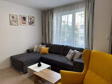 Închiriere - Apartament în Lazur,  Burgas
