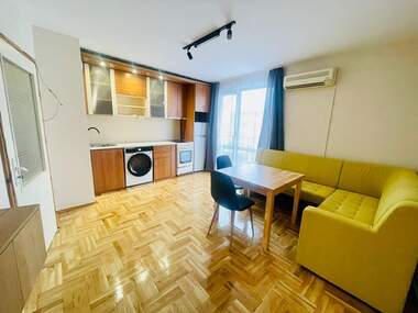 Miete - Wohnung in Pojarnata,  Schumen
