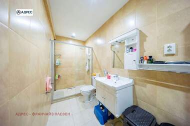 Vânzare - Apartament în Mladost,  Lovece