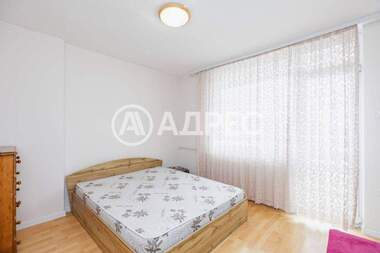 Închiriere - Apartament în Mladost 1,  Varna