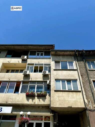 Verkauf - Wohnung in Troian,  Lowetsch