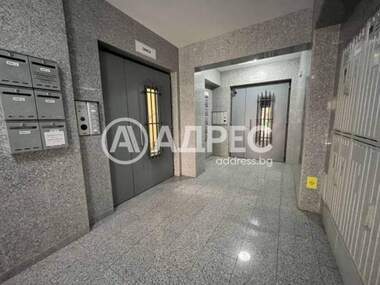 Ενοίκιο - Γραφείο σε Център,  Варна