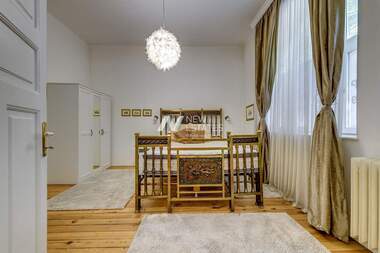 Продажба - Апартамент в Център,  София