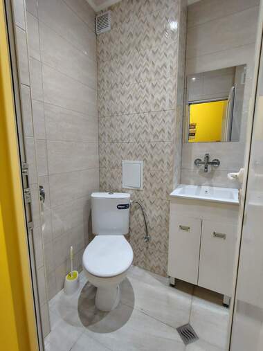 Închiriere - Apartament în Mladost,  Vrața