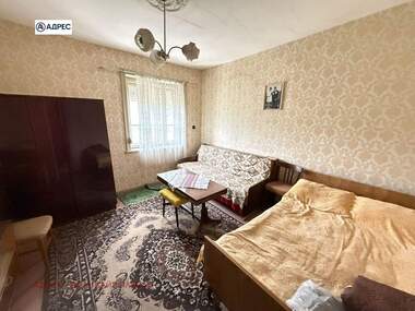 For sale - House in Gostinia,  Lovech