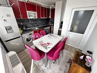 Închiriere - Apartament în Varoș,  Razgrad