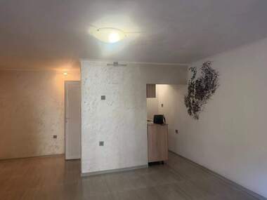 Miete - Büro/Laden/Lager/Schönheitssalon/Zahnarztbüro in Kameniza 1,  Plowdiw