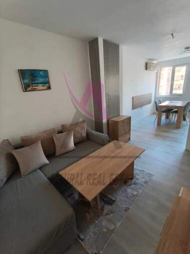 Închiriere - Apartament în Okrăjna bolnița - Generali,  Varna