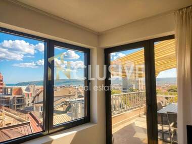 Închiriere - Apartament în Wider Center,  Varna