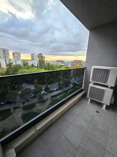 Închiriere - Apartament în Hristo Smirnenski,  Plovdiv