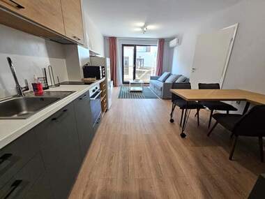 Miete - Wohnung in Mladejki halm,  Plowdiw