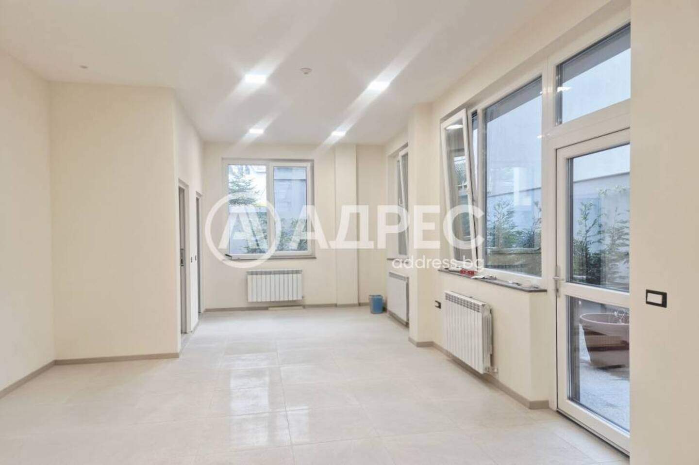 Γραφείο σε Τσενταρ, Βαρνα – φωτογραφία 5