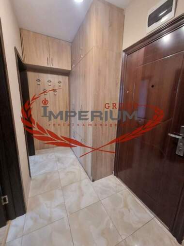 Închiriere - Apartament în Kolhozen pazar,  Varna