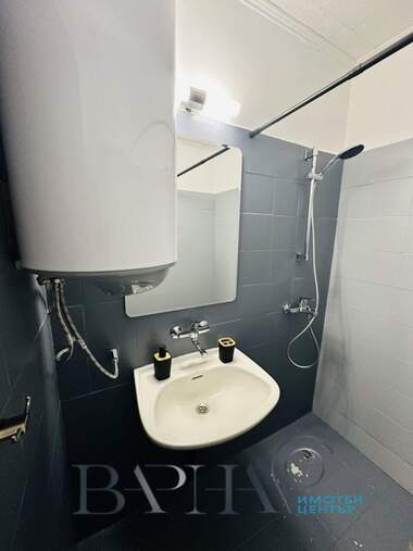 Наем - Апартамент в ХЕИ,  Варна