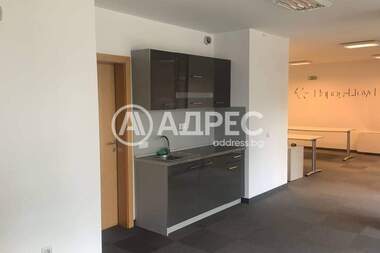 Ενοίκιο - Γραφείο σε Център,  София