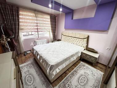 Închiriere - Apartament în Varoș,  Razgrad